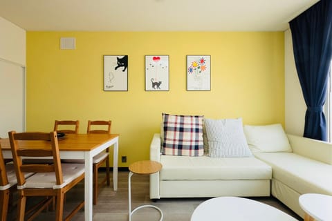Living room, Dining area