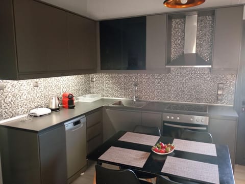 Kitchen or kitchenette, Dining area, dishwasher, oven, stove