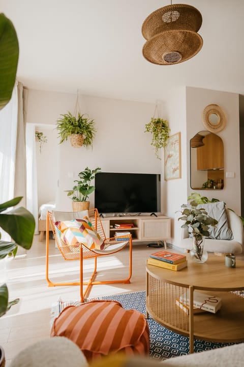Communal lounge/ TV room, TV and multimedia, Living room, Seating area