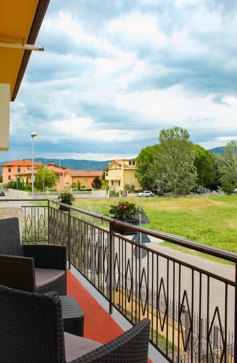 Tuscan Welcome - Elegant Apartment with Balcony Apartment in Emilia-Romagna
