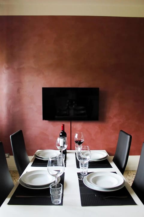 Tuscan Welcome - Elegant Apartment with Balcony Apartment in Emilia-Romagna