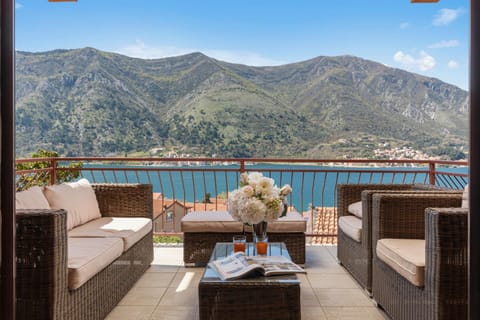 Azure Horizon Retreat Apartment in Dobrota