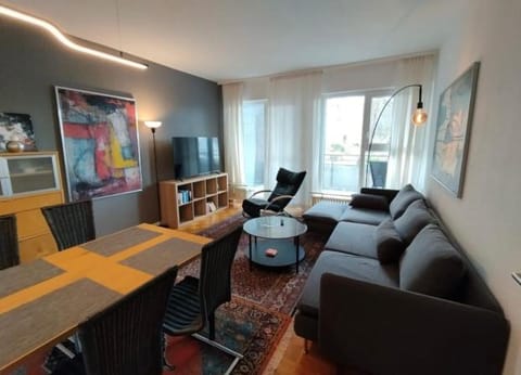 TV and multimedia, Living room, Seating area, Dining area, Evening entertainment