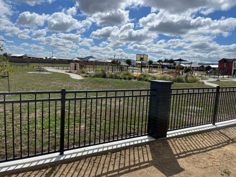 Spanking new park view retreat House in Cambridge