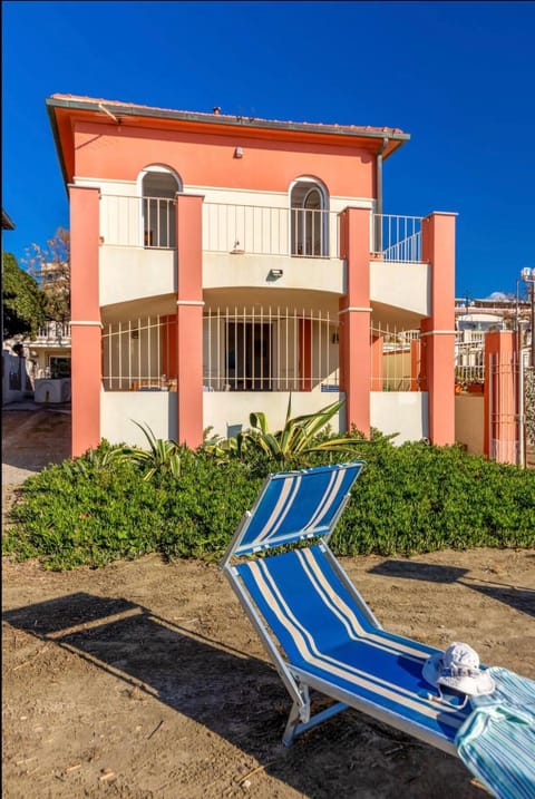 Property building, sunbed