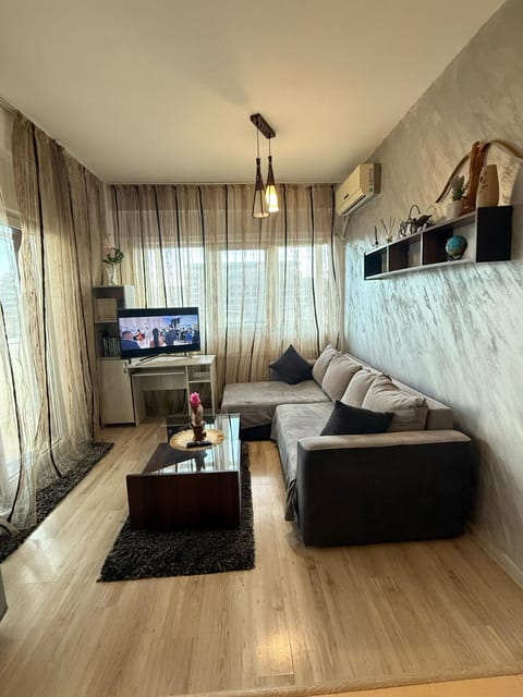 Bed, Living room, Photo of the whole room, Bedroom