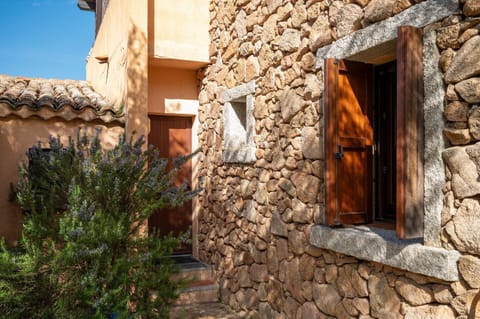 Property building, Facade/entrance, Off site