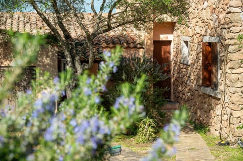 Property building, Facade/entrance, Off site