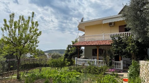 Antonia Rooms Qeparo Bed and Breakfast in Vlorë County, Albania
