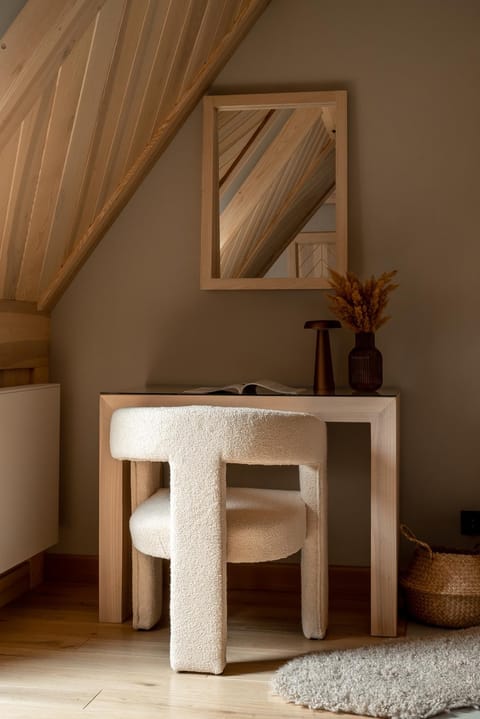 Decorative detail, Seating area