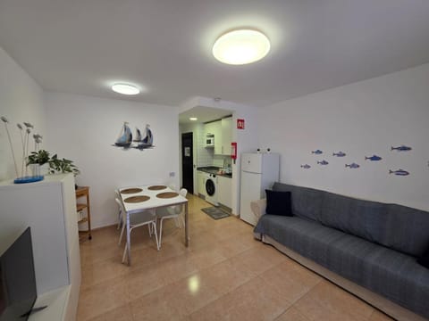 Living room, Lunch