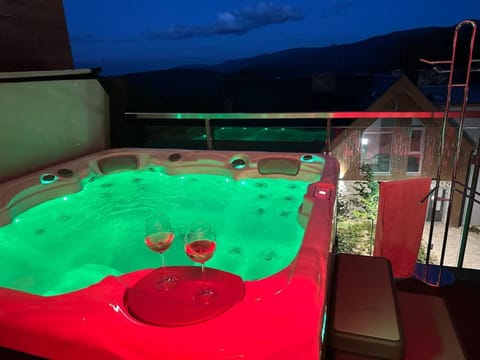 Night, Natural landscape, Hot Tub