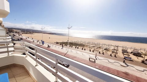 Balcony/Terrace, Landmark view, Sea view, Street view