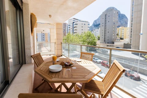 Property building, Day, Natural landscape, View (from property/room), Balcony/Terrace, Food, Mountain view