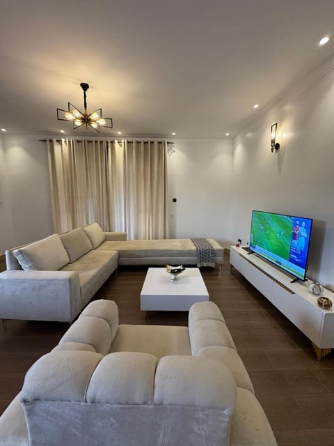 Communal lounge/ TV room, Living room, Seating area