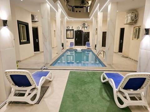 Pool view, Swimming pool, sunbed