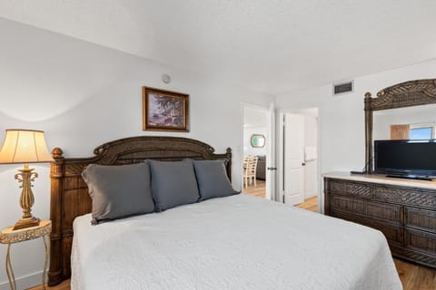 Pinnacle Port C3-202 House in Sunnyside