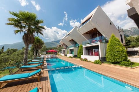 Property building, Swimming pool, Swimming pool