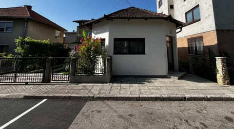 Property building, Neighbourhood, Street view