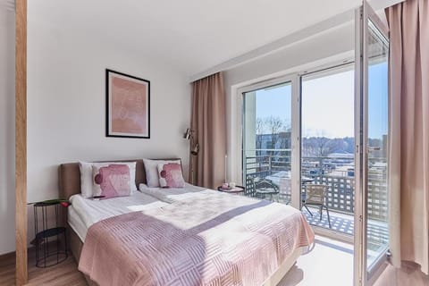 Bed, Balcony/Terrace, Photo of the whole room, Bedroom