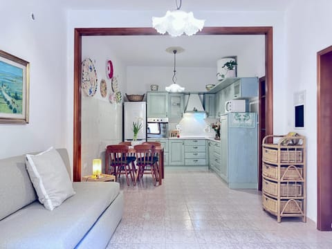 Kitchen or kitchenette, Living room, Dining area