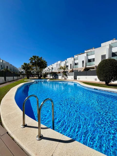 Property building, Day, Garden, Pool view, Swimming pool, Swimming pool, sunbed