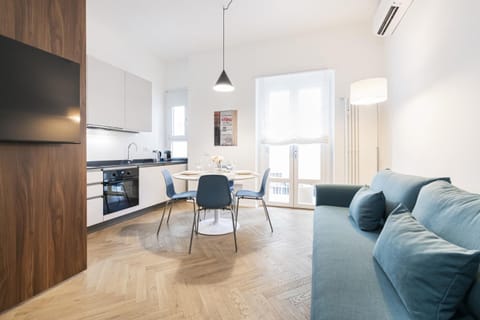TV and multimedia, Kitchen or kitchenette, Living room, Seating area, stove