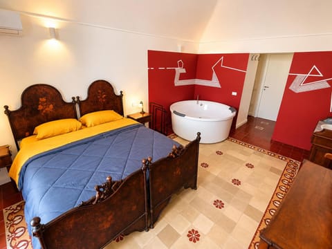 Hot Tub, Bedroom