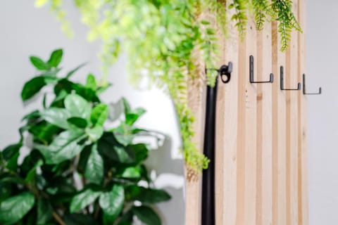 Day, Decorative detail