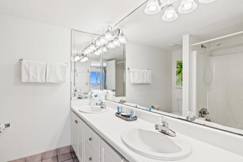 Pinnacle Port B3-405 House in Sunnyside