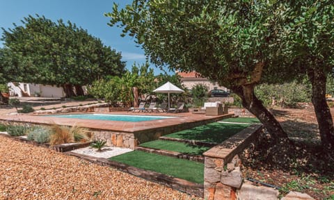 Day, Garden, Garden view, Pool view, Swimming pool, sunbed