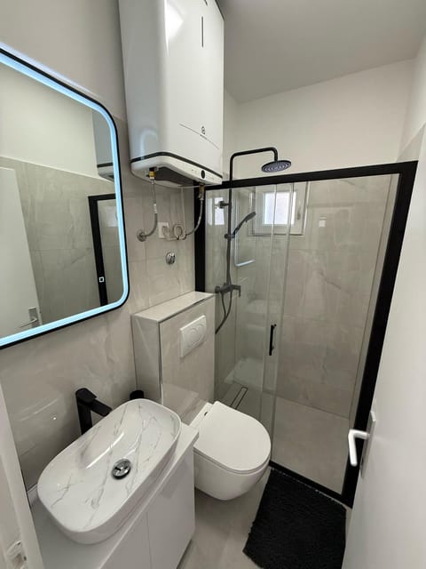 Shower, Toilet, Bathroom