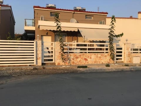 Artemis HOME Apartment in Nikiti