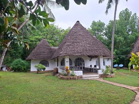 Property building, Natural landscape, Garden