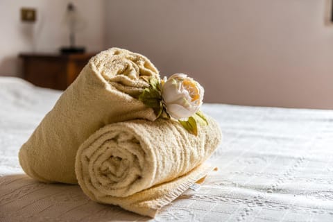 Bed, Photo of the whole room, Bedroom, Guests, towels