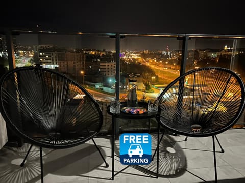 Seating area, City view