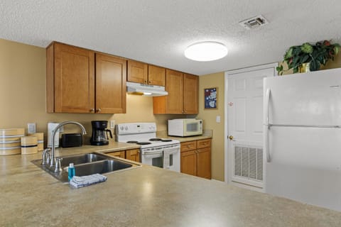 Pinnacle Port B3-105 House in Sunnyside