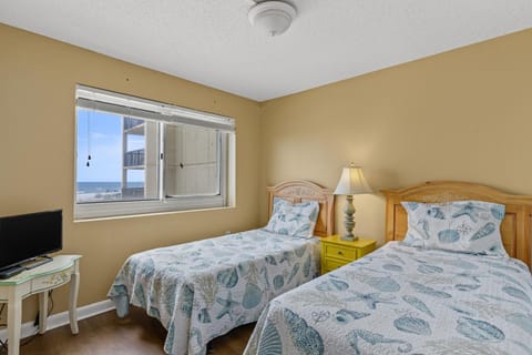 Pinnacle Port B3-105 House in Sunnyside