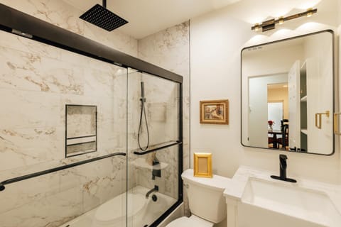 Shower, Bathroom, towels