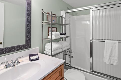 Pinnacle Port B2-505 House in Sunnyside