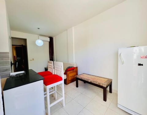 Photo of the whole room, Seating area, minibar