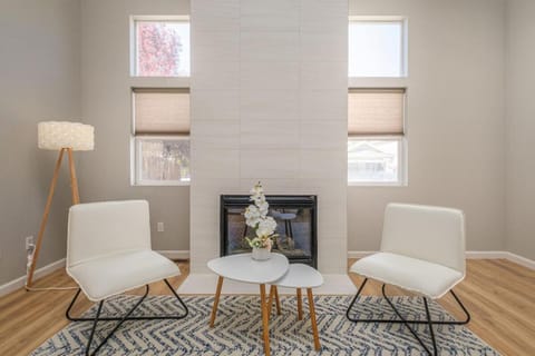 Designer Home conveniently located in Reno NV House in Reno