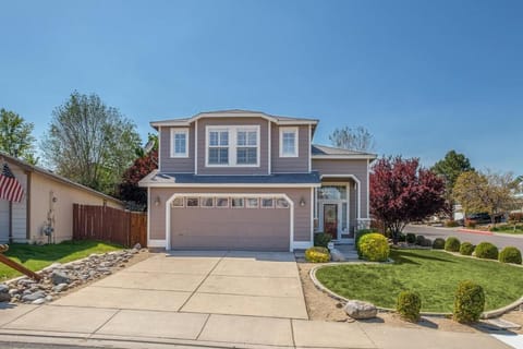 Designer Home conveniently located in Reno NV House in Reno