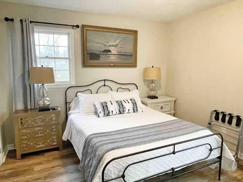 Decatur's Cozy Family Charm with Modern Touches House in Decatur