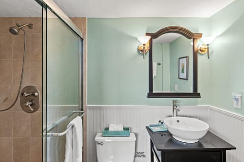 Pinnacle Port A-514 House in Sunnyside