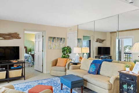 Pinnacle Port A-514 House in Sunnyside