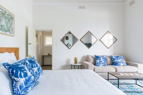 Seating area, Bedroom