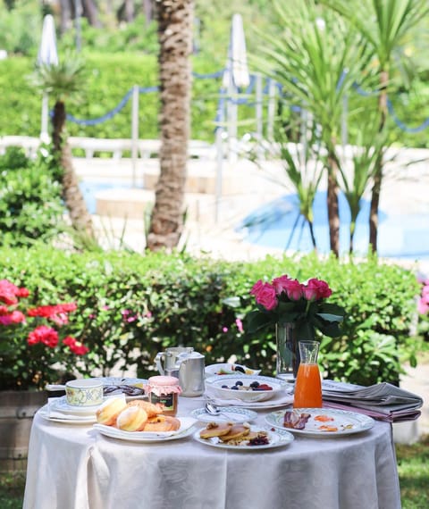 Garden view, Breakfast