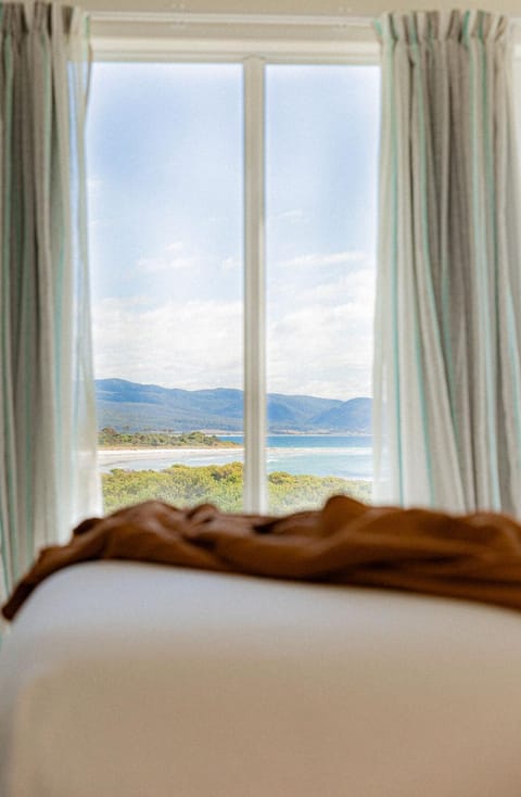 Best of the Best - A Villa On Redbill House in Bicheno