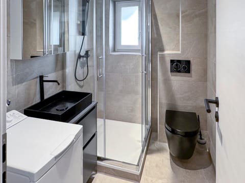 Shower, Toilet, Bathroom, washing machine, dryer